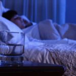 筋トレした翌日はなぜかスッキリ早起きできる【メリット絶大】